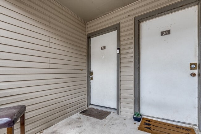 Foto del edificio - 9707 Richmond Ave.