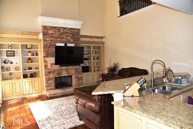 Building Photo - 8240 Royal Troon Dr