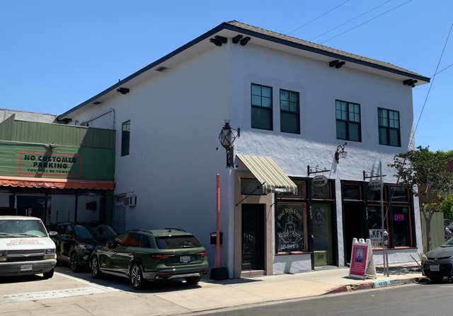Building Photo - 4649 Russell Ave