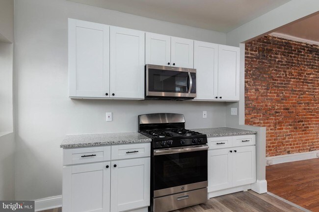 Building Photo - 2516 N Ellamont St