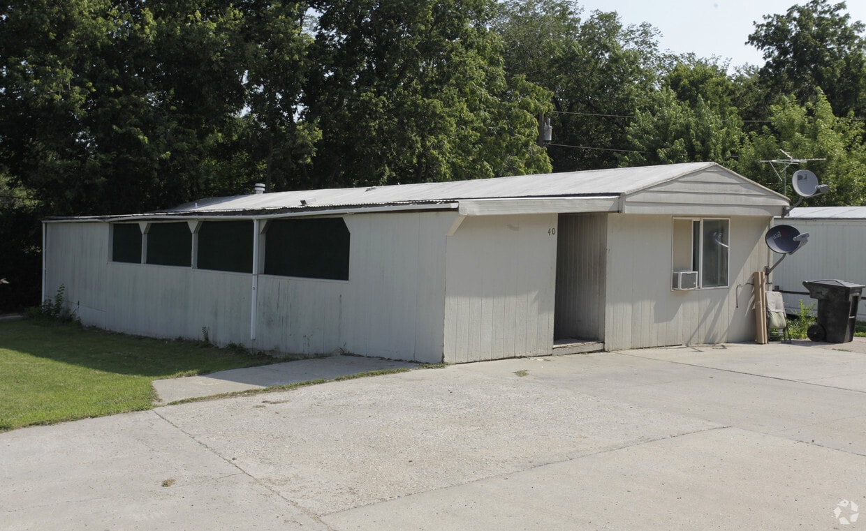Building Photo - South Side Mobile Home Park