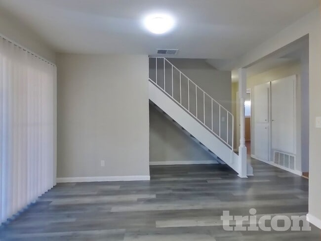 Building Photo - 602 Chyrl Way