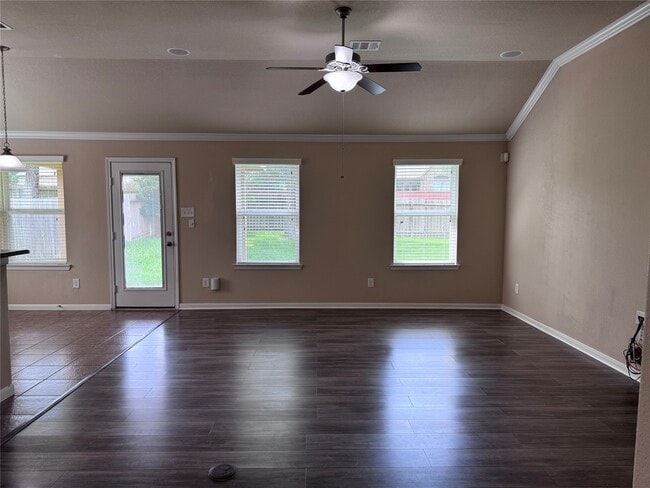 Building Photo - 151 Forest Heights Ln
