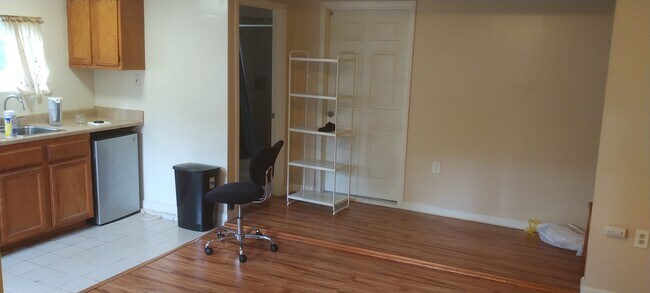 Foto del edificio - 602 W Dryden St
