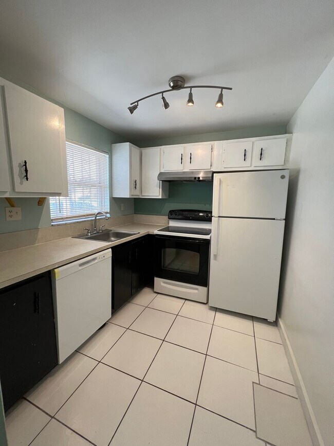 Foto del edificio - Charming Unit Apartment in Lauderhill