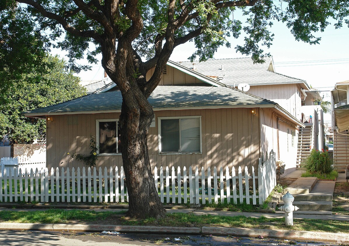 Building Photo - 716 Shalimar Dr