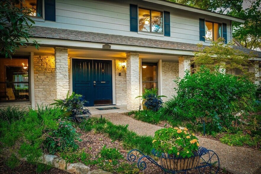 Primary Photo - 9502 Castlewood Dr