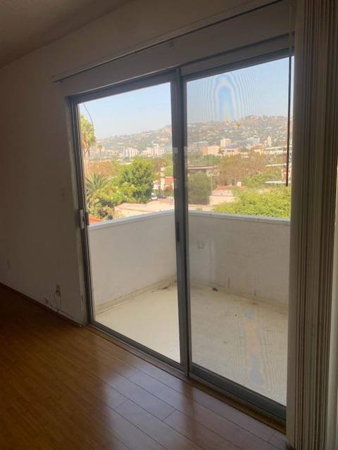 Foto del edificio - 535 N Hayworth Ave