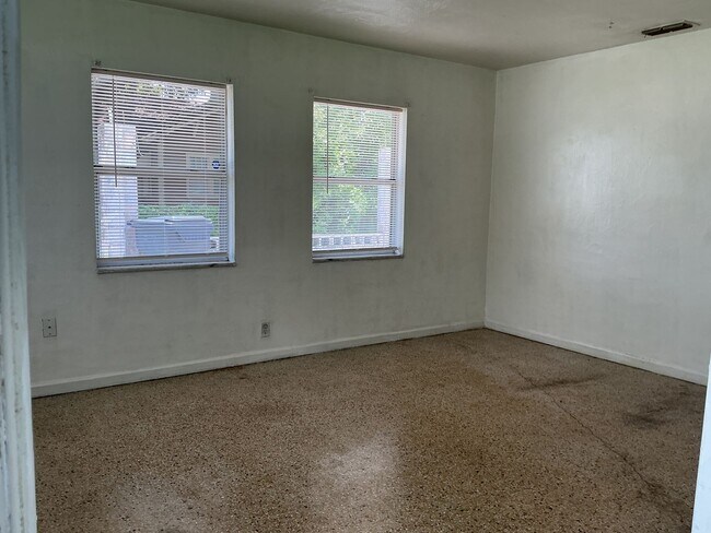 Foto del edificio - 2529 Tanglewood St