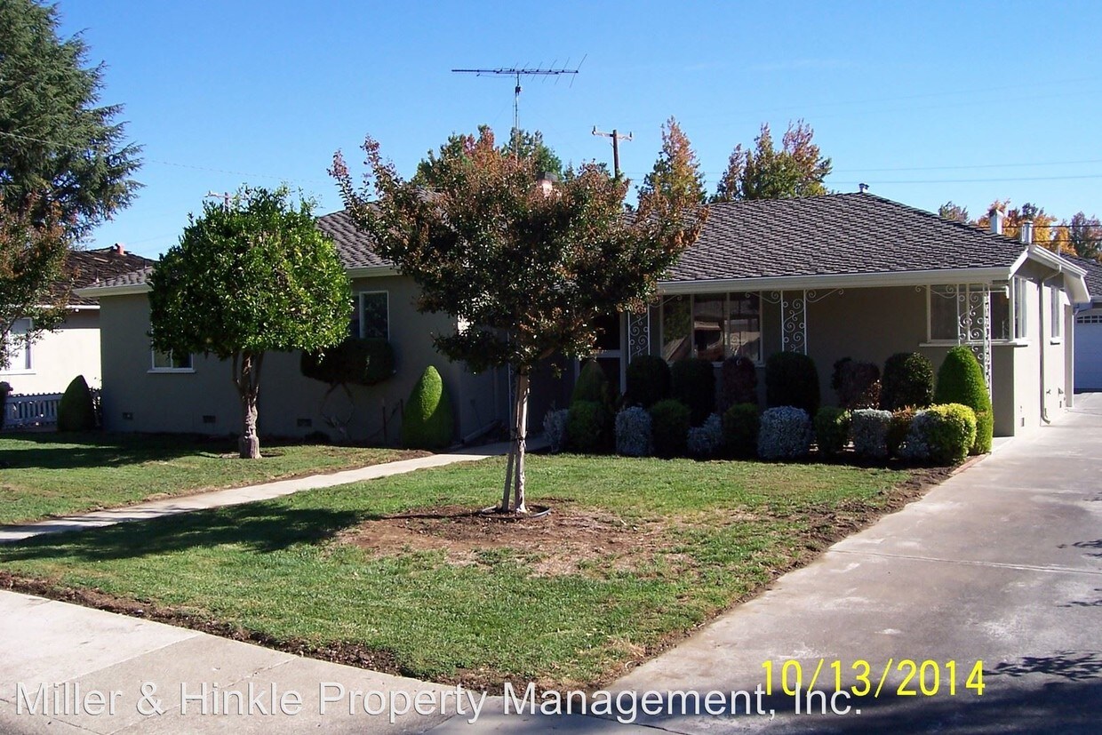 Primary Photo - 880 S Clover Ave