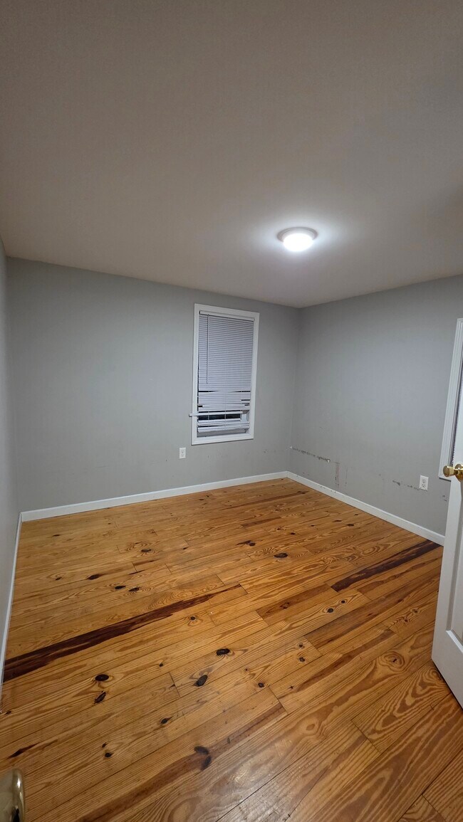 Building Photo - 23 North Rd