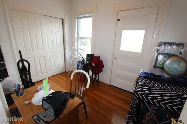 Building Photo - 215 Summer St