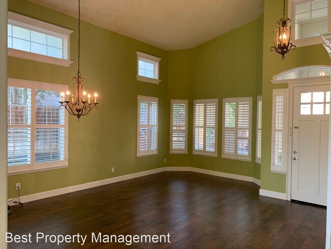 Foto del edificio - 4 br, 2.5 bath House - 338 Roundhill Dr