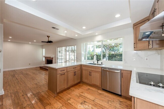 Building Photo - 6 Elderberry