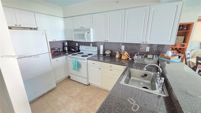 Foto del edificio - 2501 S Ocean Dr