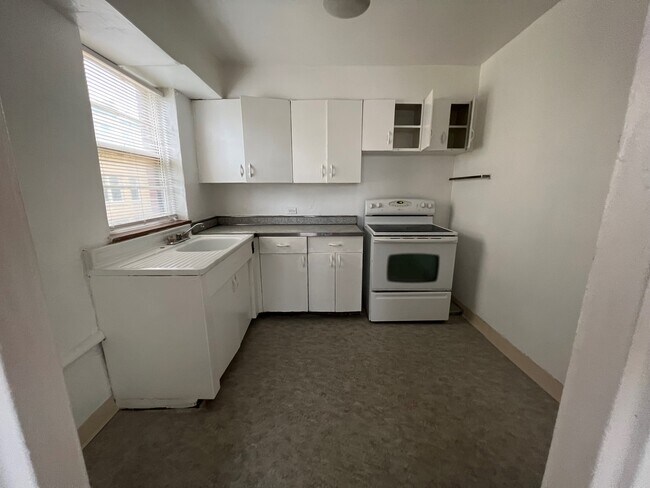 Building Photo - Mary Jane Apartments