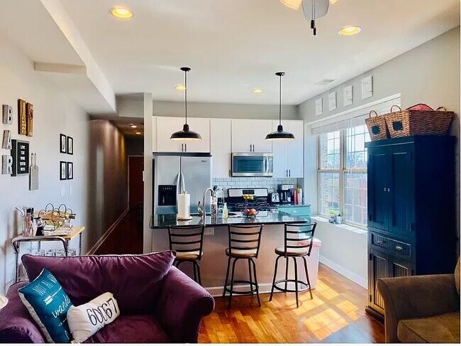 Foto del edificio - 2852 N Kedzie Ave
