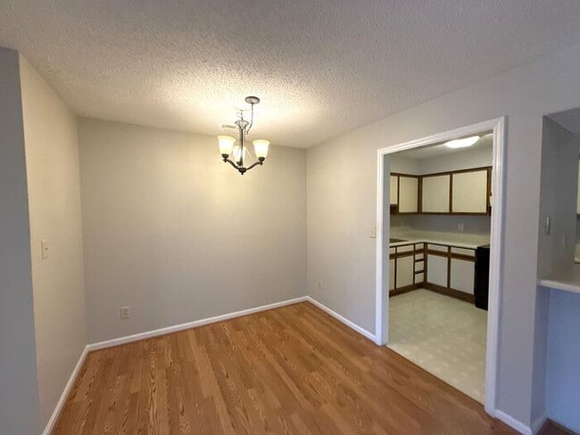 Foto del edificio - T.R. Lawing Realty Property