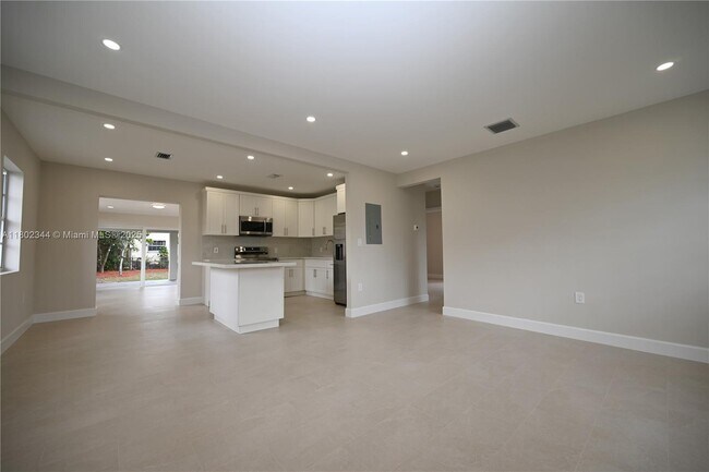 Foto del edificio - 6615 SW 4th St