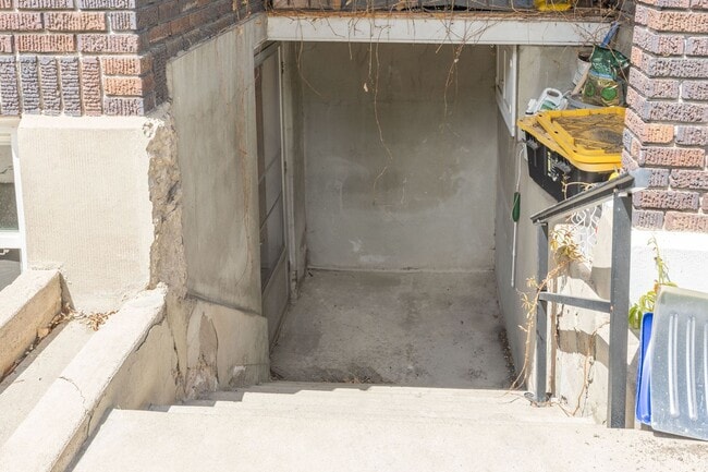 Building Photo - W347IL
