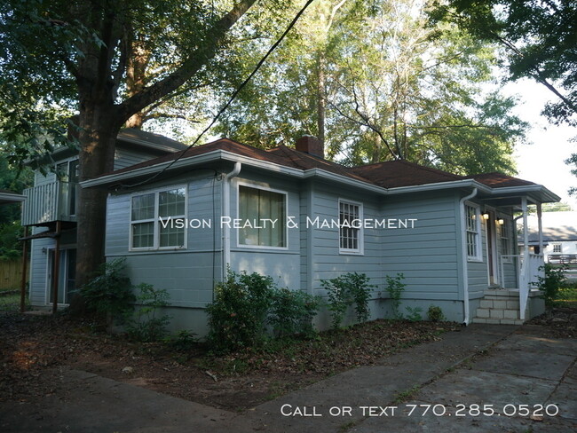 Building Photo - 121 Howell Rd