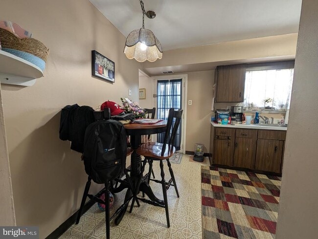 Building Photo - 6341 Musket Ct
