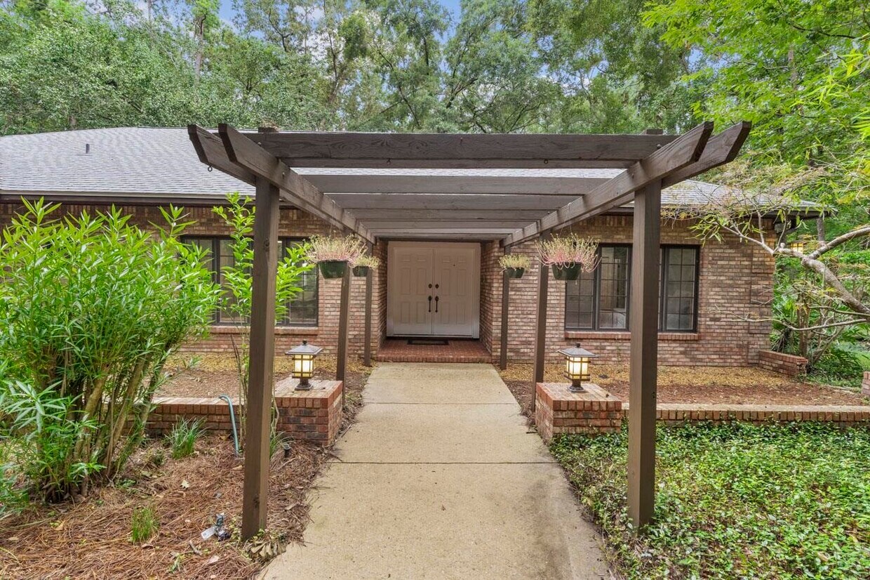 2325 Haverhill Rd, Tallahassee, FL 32312 House Rental in Tallahassee