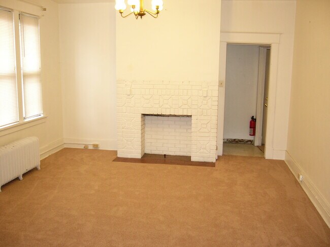 Dinning Room - 5556 Avondale Plz House