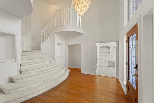 Foto del edificio - 15510 Misty Hollow Dr