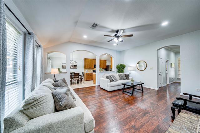 Foto del edificio - 1700 Sparrow Ln