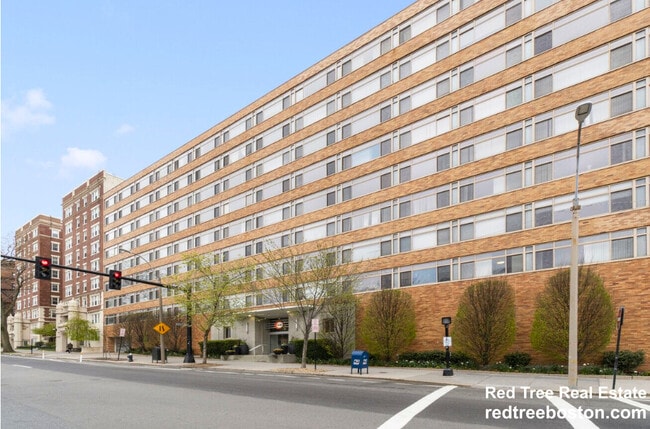 Building Photo - 1440 Beacon St