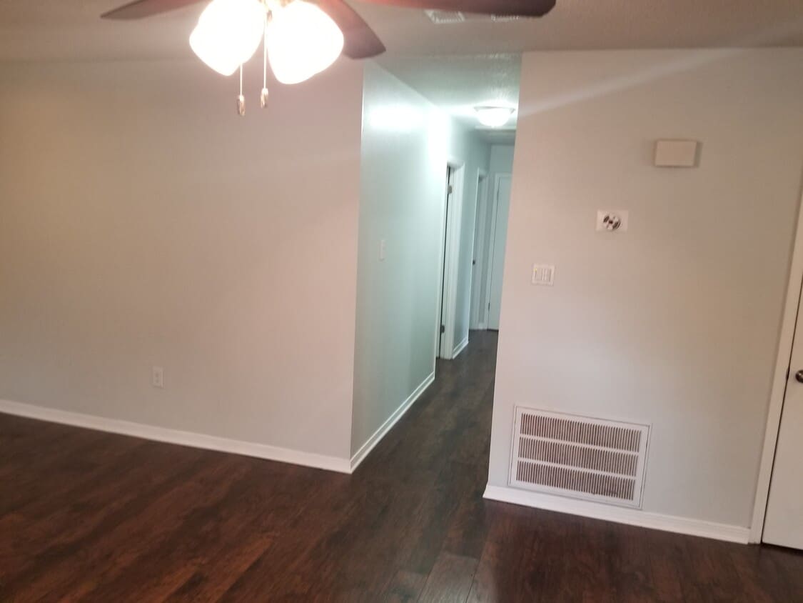 Building Photo - 1536 Natchez Ln