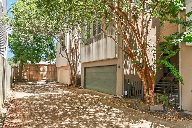 Foto del edificio - 1121 W 17th St