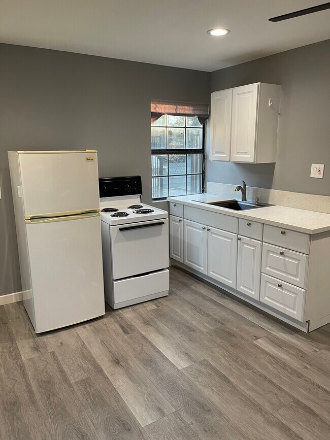 Cocina (horno eléctrico) - 3747 Edison Ave