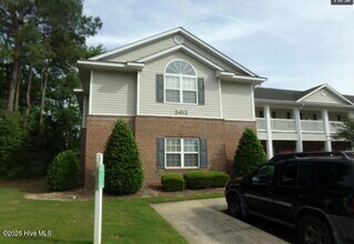 Building Photo - 2412 King Richard Ct