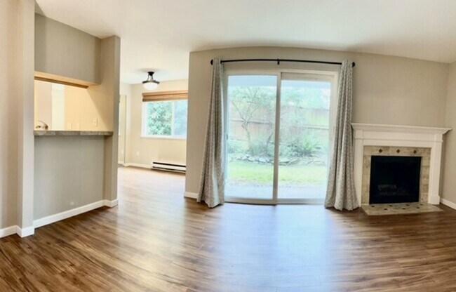 Building Photo - 2Bdrm 2Bthrm, Quiet and Washer-Dryer Inside!