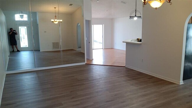 Foto del edificio - 1509 Herring Ln