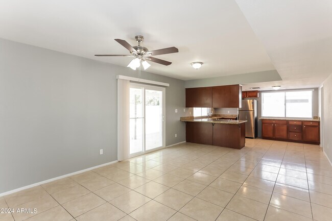 Foto del edificio - 1334 W Utopia Rd