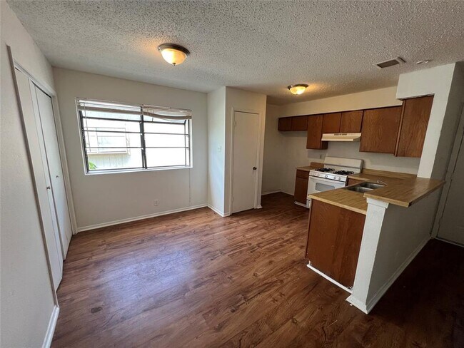 Foto del edificio - 2307 Rachael Ct