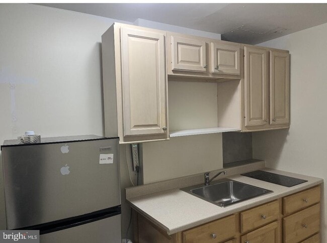 Foto del edificio - 14684 CLOVERDALE Rd