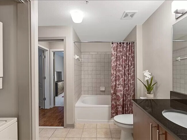 Foto del edificio - 390 17th St NW