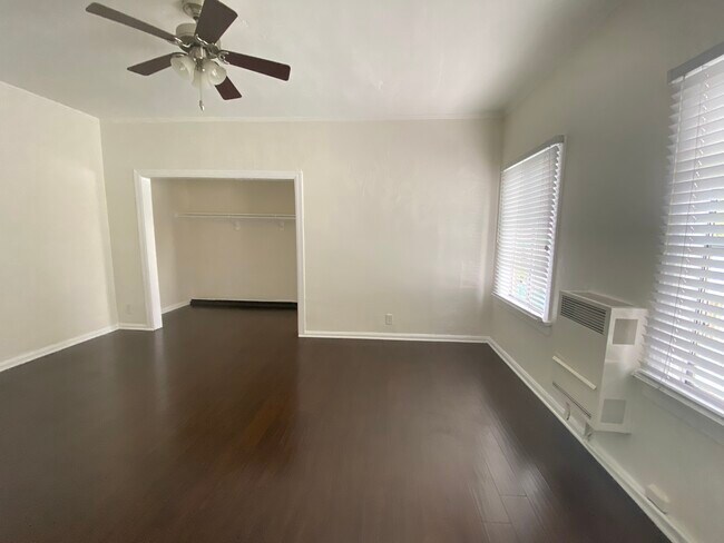 Foto del edificio - 1216 W Court Street