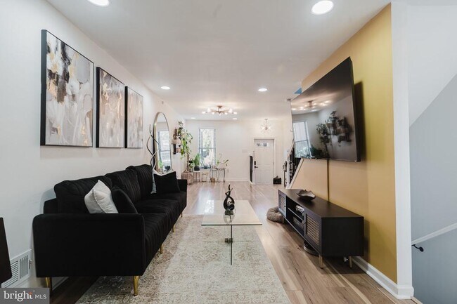 Foto del edificio - 1639 N Spring St