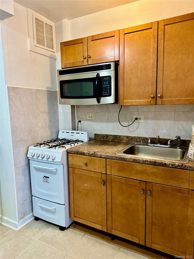 Foto del edificio - 144-46 38th Ave