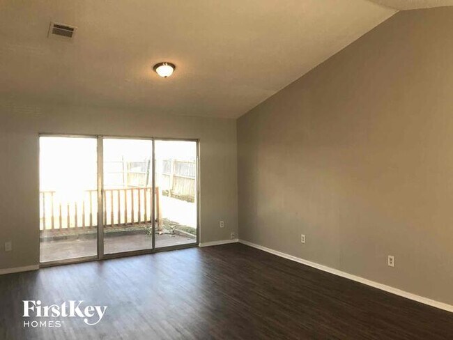 Building Photo - 10841 Sunnydale Dr