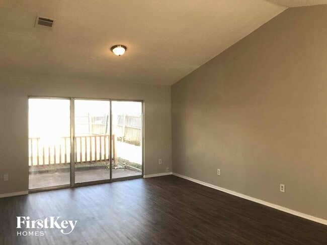 Foto del edificio - 10841 Sunnydale Dr