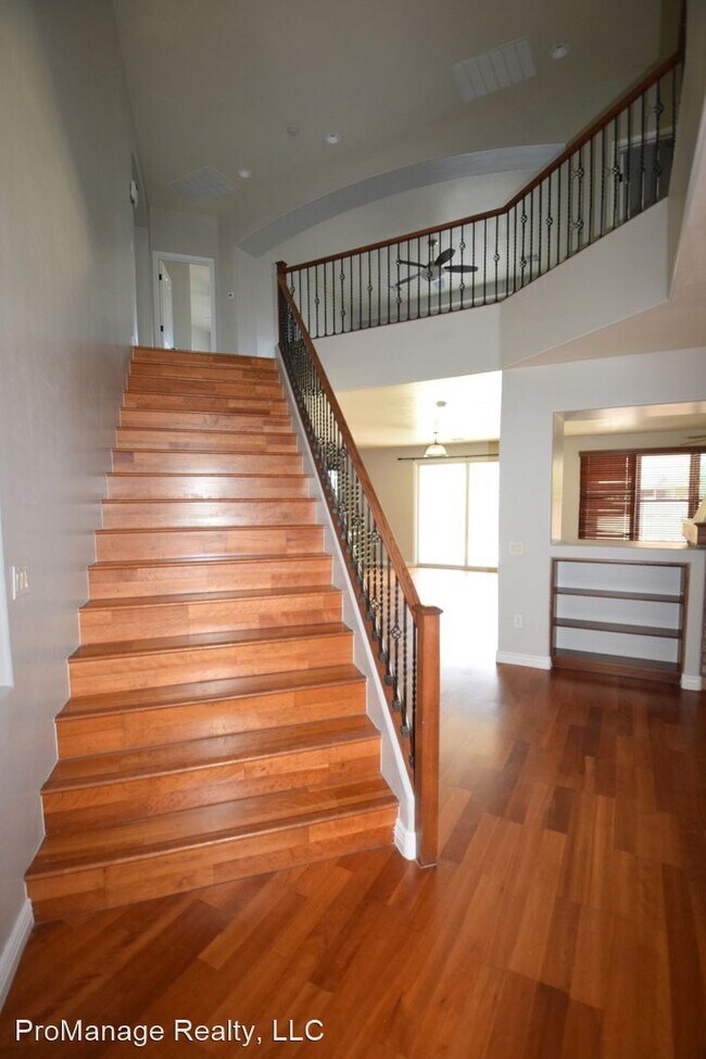 Foto del edificio - 5 br, 3 bath House - 4030 W Saint Anne Ave