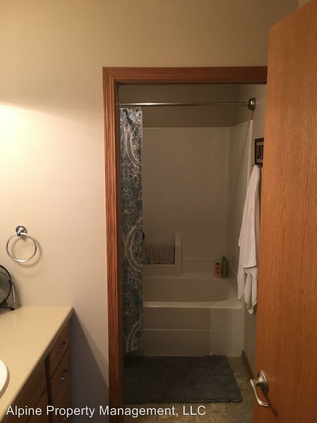 Foto del edificio - 3 br, 1 bath House - 322 N 9th Ave