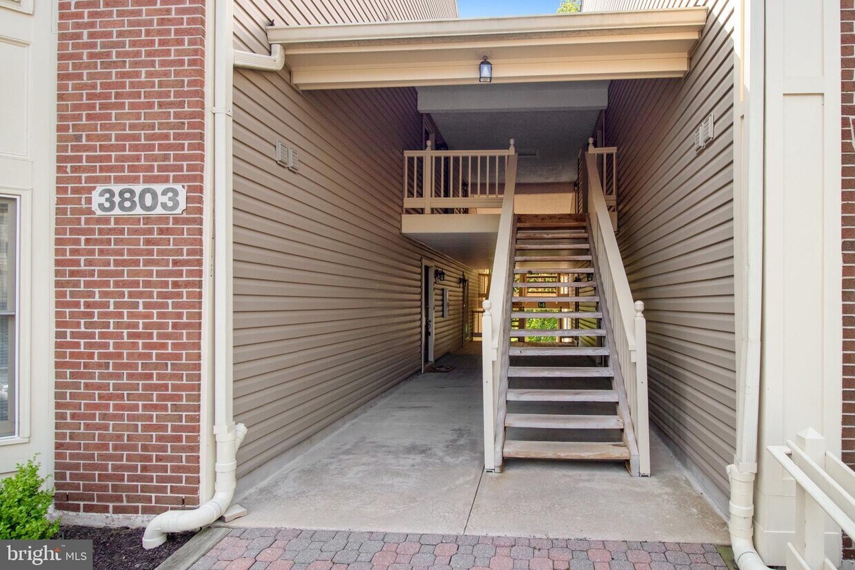 3803 Ridge Knoll Ct Unit 106A, Fairfax, VA 22033 Room for Rent in