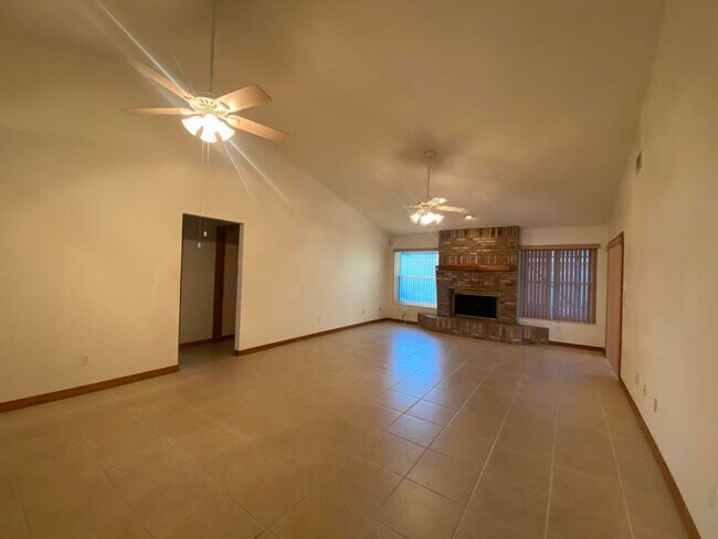 Building Photo - 3/2 Ormond Beach Pool Home